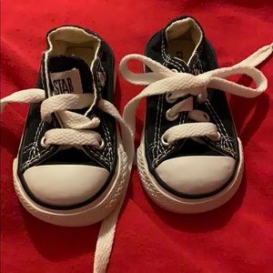 Chuck Taylor All Star
TODDLER LOW TOP SHOE
